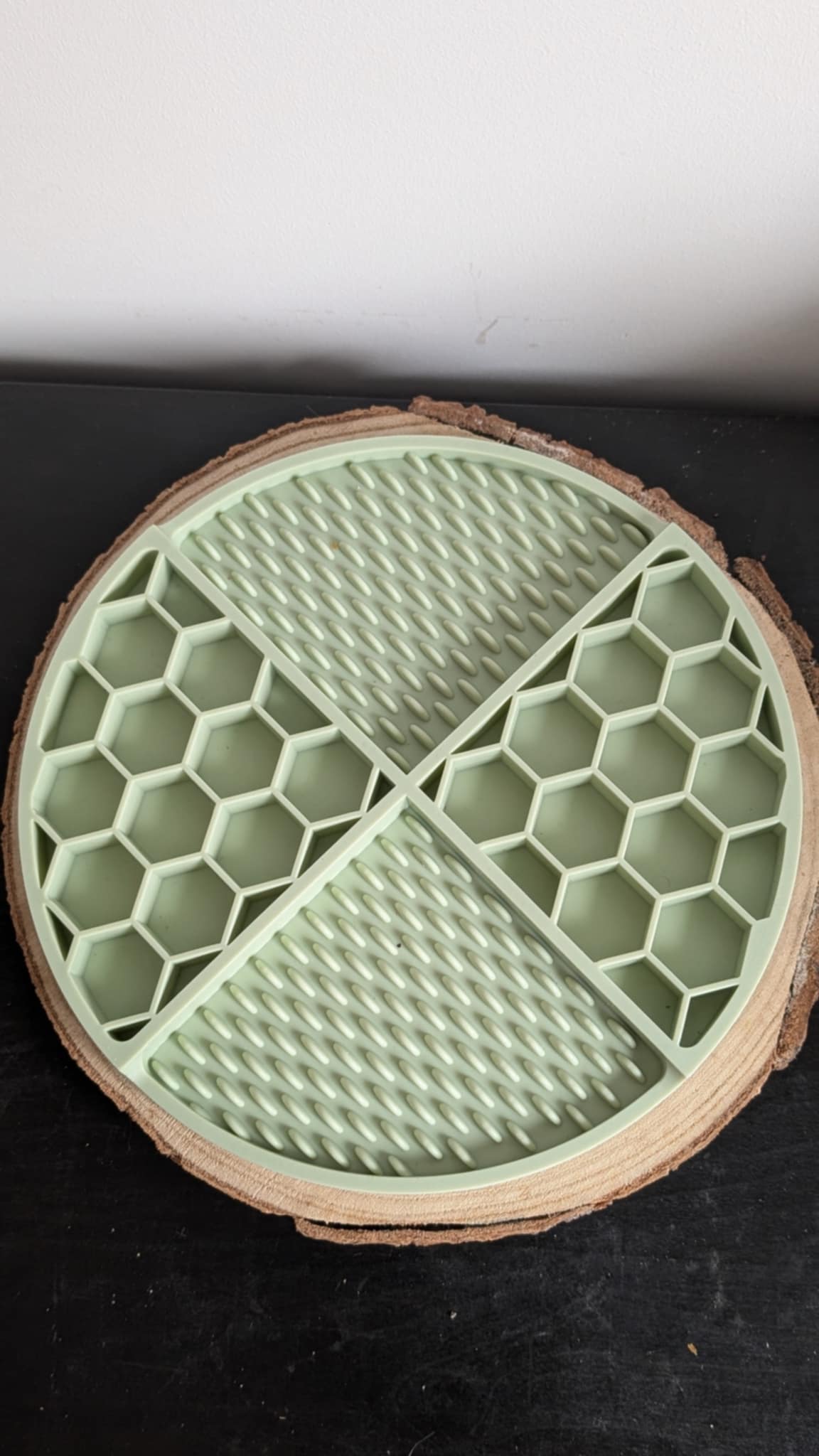Honeycomb lickmat - Sage