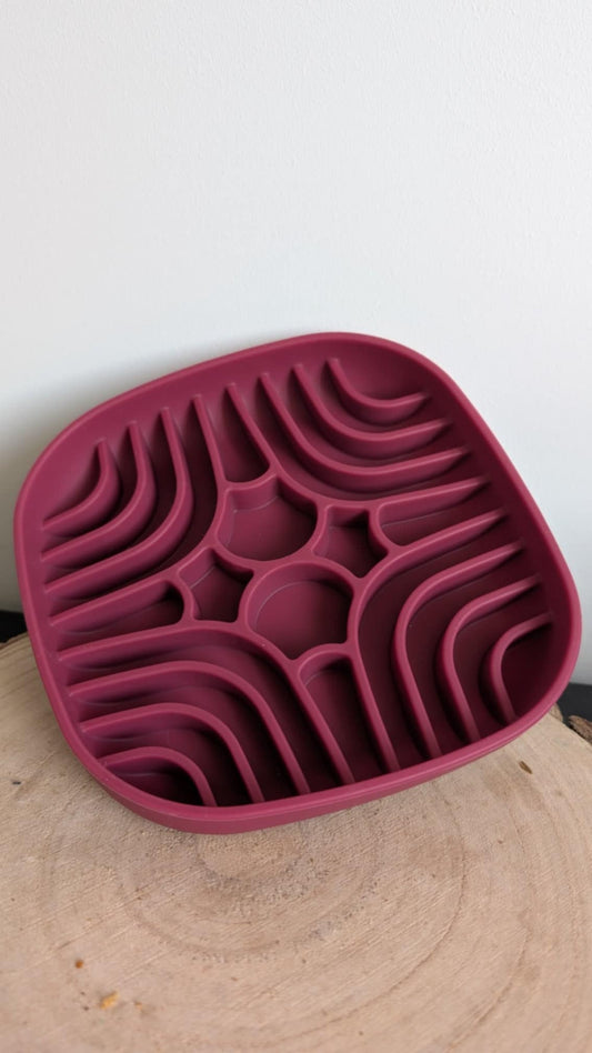 The mini maze slow feeder - Mulberry